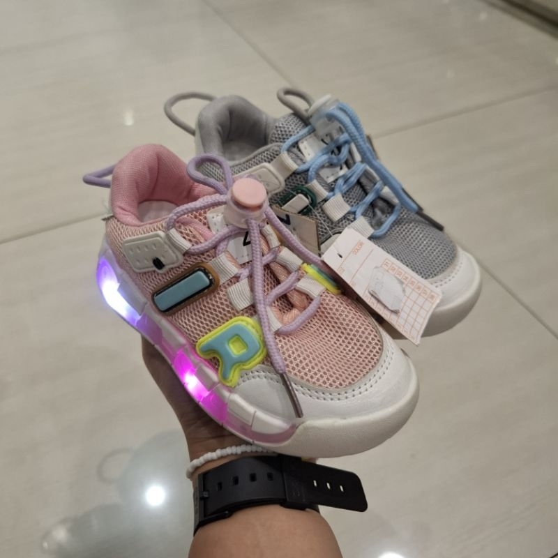 sepatu snekers anak LED perempuan yongkidz size 26-30