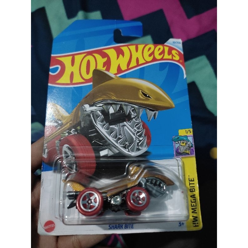 Hotwheels SHARK BITE