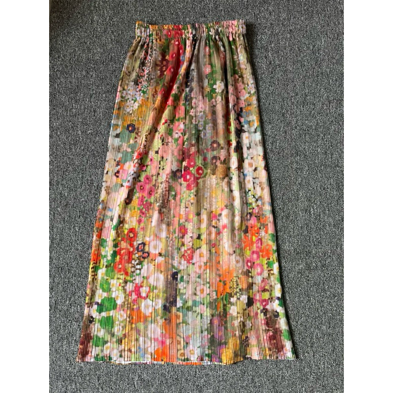 PLEATSSI PRELOVED