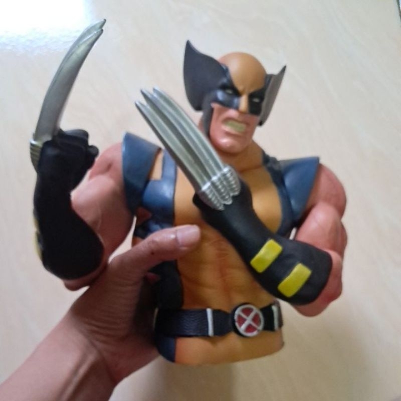 Wolverine Celengan not Hot toys figure kitbash