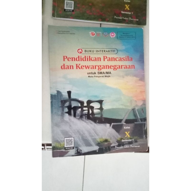 

Preloved buku interaktif intan pariwara PPKn kelas 10 semester 1
