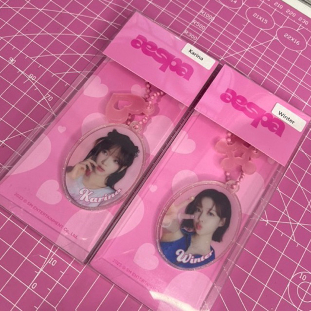 keychain with pc aespa karina winter official md