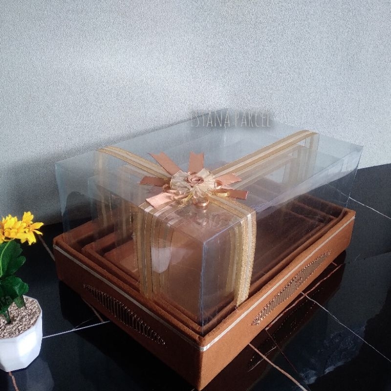 

BOX KOTAK HANTARAN MIKA TEBAL SESERAHAN BINGKISAN LAMARAN PERKAWINAN PARCEL