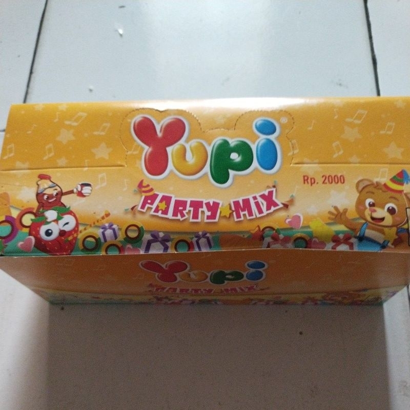 

yupi party mix isi 12 pcs