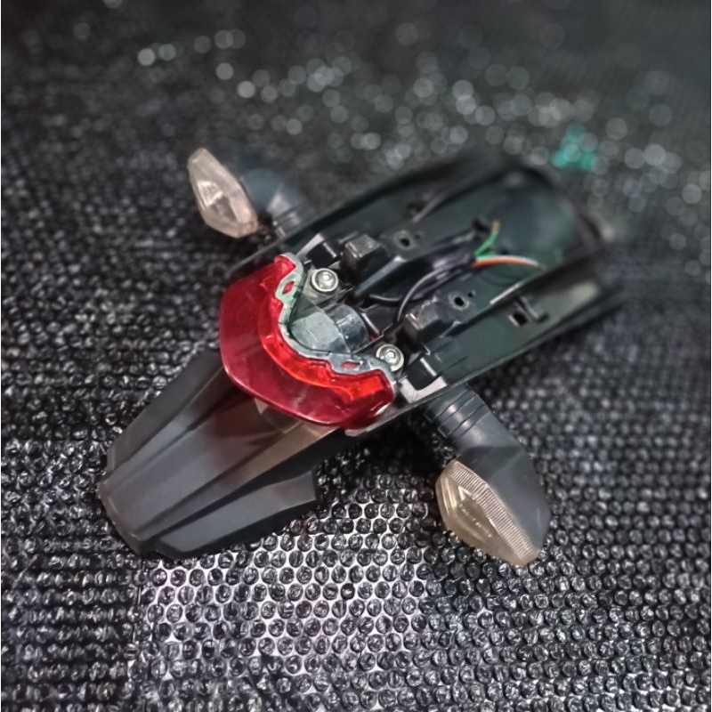 SPAKBOR BELAKANG HONDA CRF 150 ORIGINAL SPAKBOR SELEBOR LAMPU BELAKANG LAMPU SEIN SEN CRF 150 L