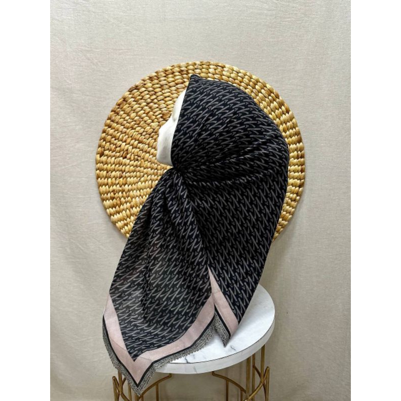 HIJAB MOTIF MONOGRAM/VOAL MOTIF MONOGRAM/SEGIEMPAT MOTIF ALA VANILLA HIJAB MONOGRAM SERIES