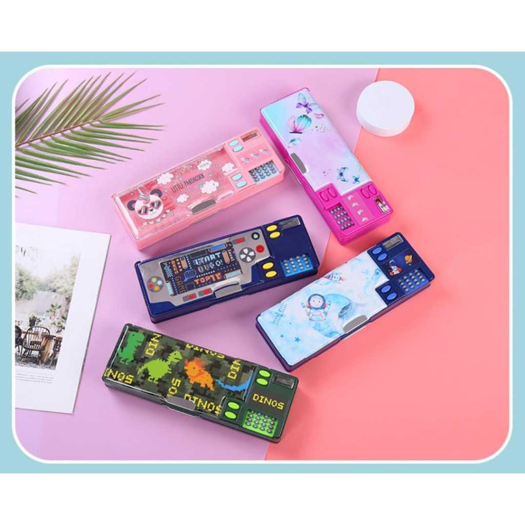 

[ POP UP PENCIL CASE CALCULATOR ] Kotak Pensil Anak Unisex, Kotak Tempat Pensil Anak Kartun, Tempat Pensil Anak Multifungsi Rautan Kalkulator