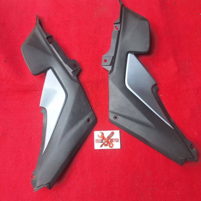 sambungan body samping CBR 150R old original