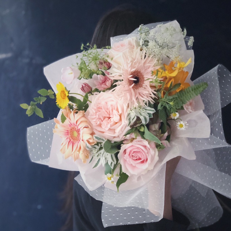 

Jaring Net Tile Bouquet Bunga Polkadot Korean Bouquet