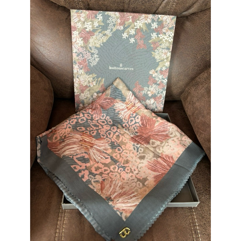 Preloved Button scarves n new Button scarves