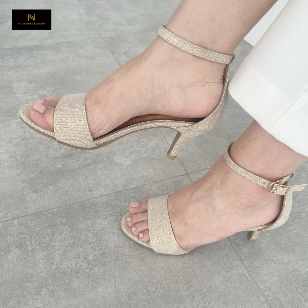 Nicholas Edison Heels Agra sepatu hak tinggi sedang tali kait glitter pesta