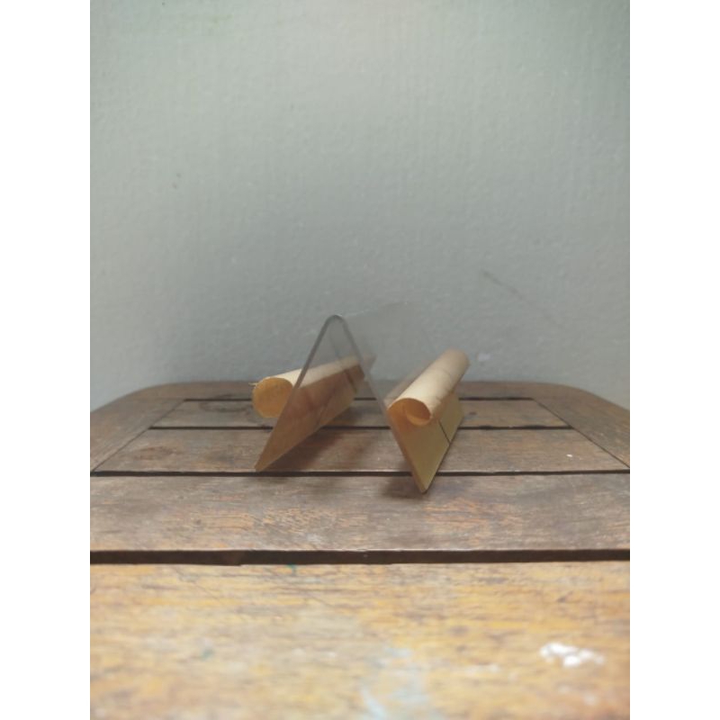 

Akrilik Bening Segitiga uk 10 x 6 cm tebal 2 mm Tempel Papan Nama