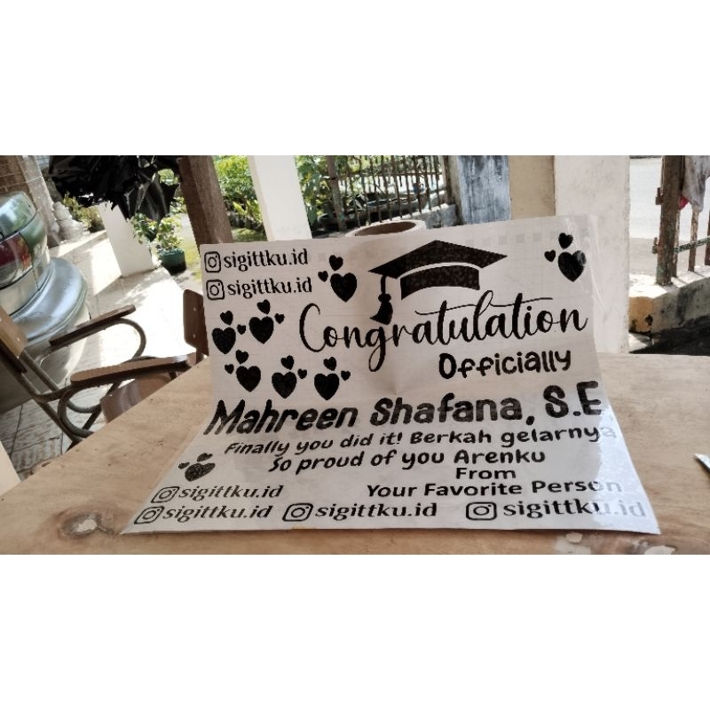 

stiker cutting wisuda / papan bunga akrilik murah dan berkualitas