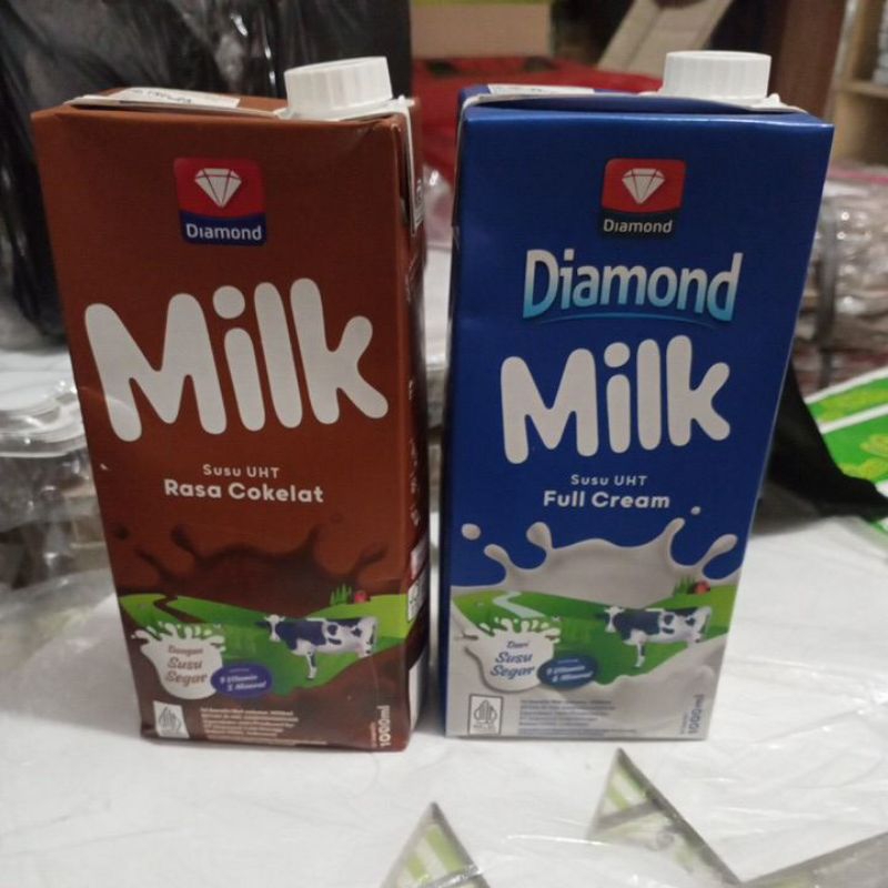 

SUSU UHT MILK DIAMOND 1000 ML ALMIRA PLASTIK