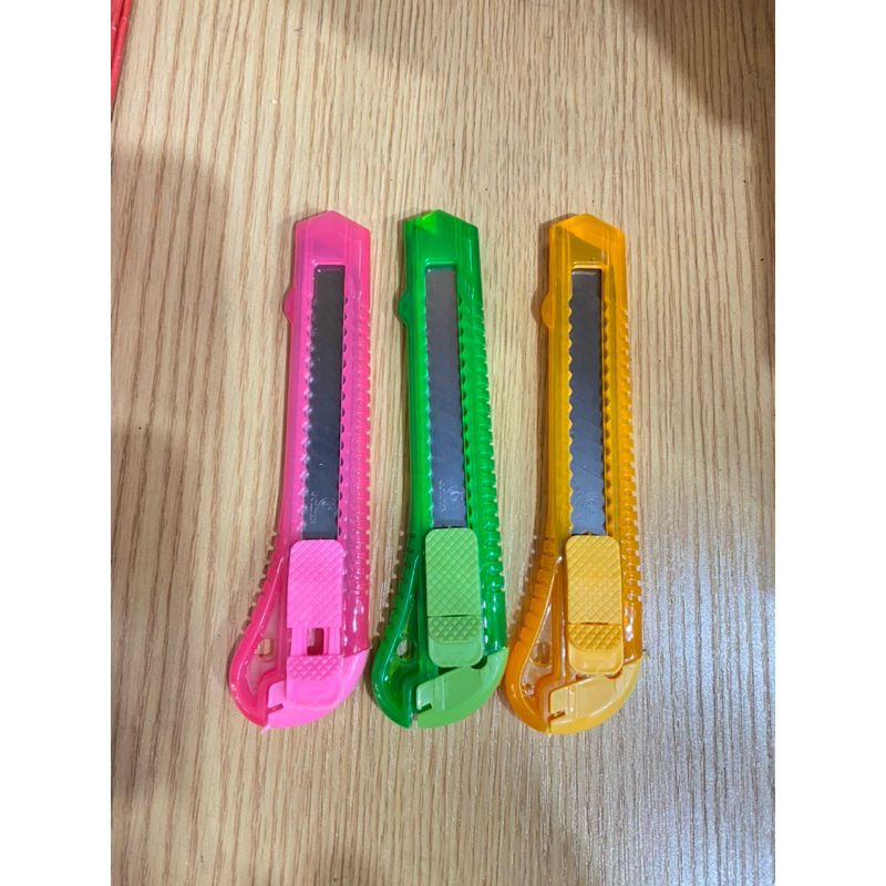 

cutter/kater warna warni pink hijau dan kuning