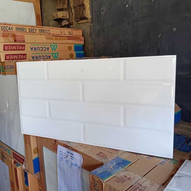 keramik dinding 30x60 bata putih secandi white kia
