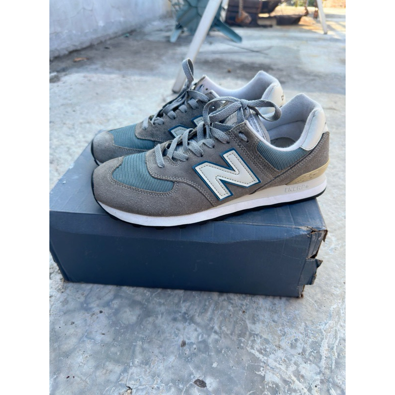 sepatu new balance 574 grey second