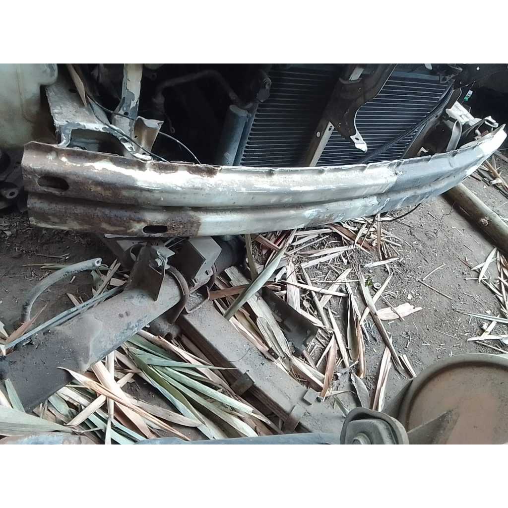 Besi dudukan bumper depan VIOS Gen 1