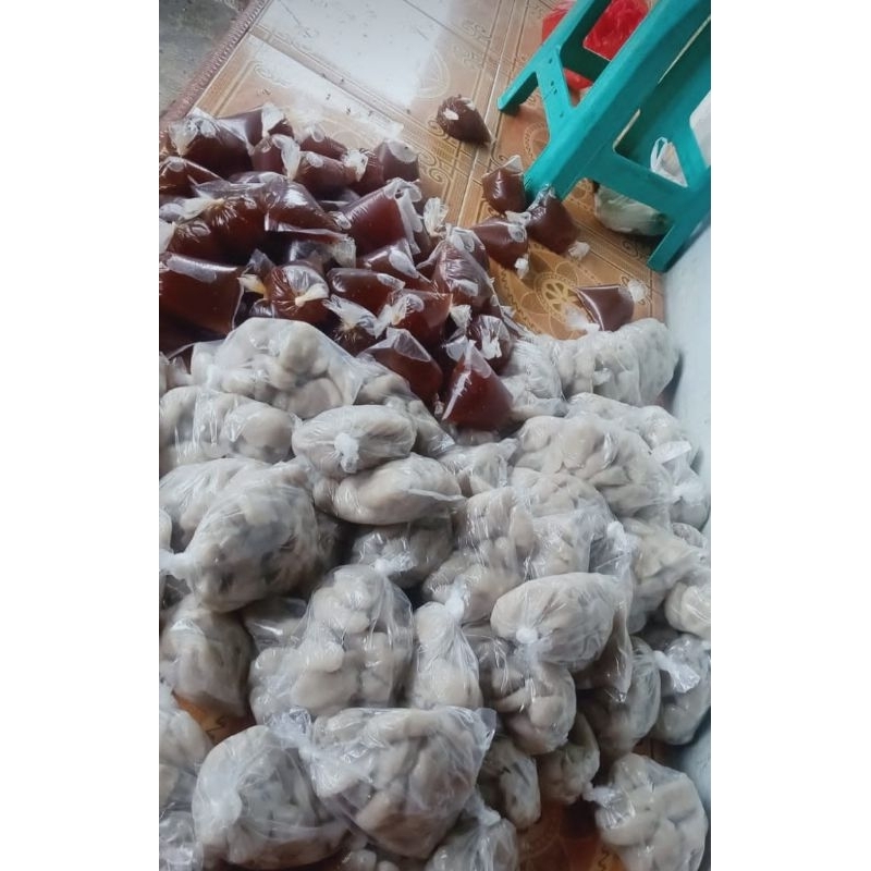 

empek empek khas lampung 100% home made buatan tangan sendri