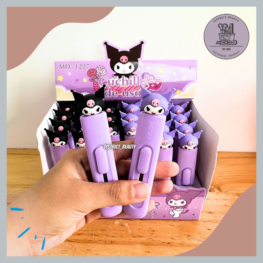 

CUTTER SANRIO CUTTER PANJANG KUROMI KATER PEMOTONG KERTAS KUROMI LUCU TERMURAH