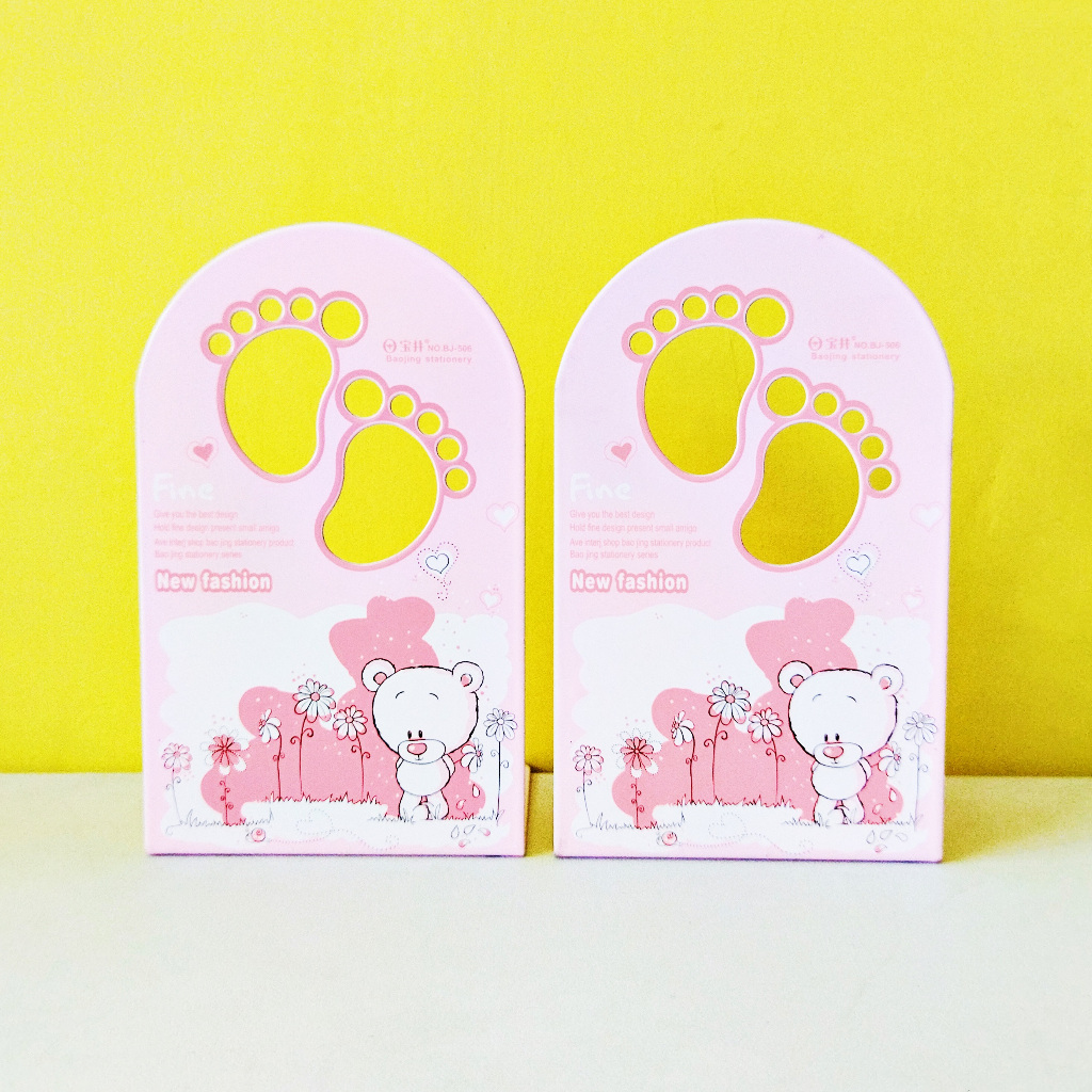 

ANNYEONG HASEYO GIFT SHOP | Pembatas Buku - Sandaran Buku | Tapak Kaki | Pink | Ukuran 12.5cm x 10.5cm x 20.5cm
