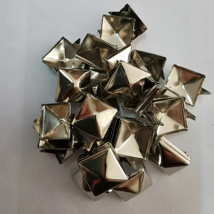 SATUAN Stud Pyramid Silver 12mm Aksesoris Accessories Hias Hiasan Spike Sabuk Ikat Pinggang Sepatu P
