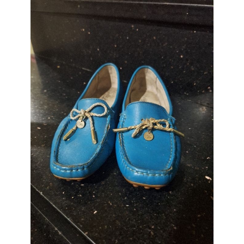 Preloved Sepatu Pedro biru