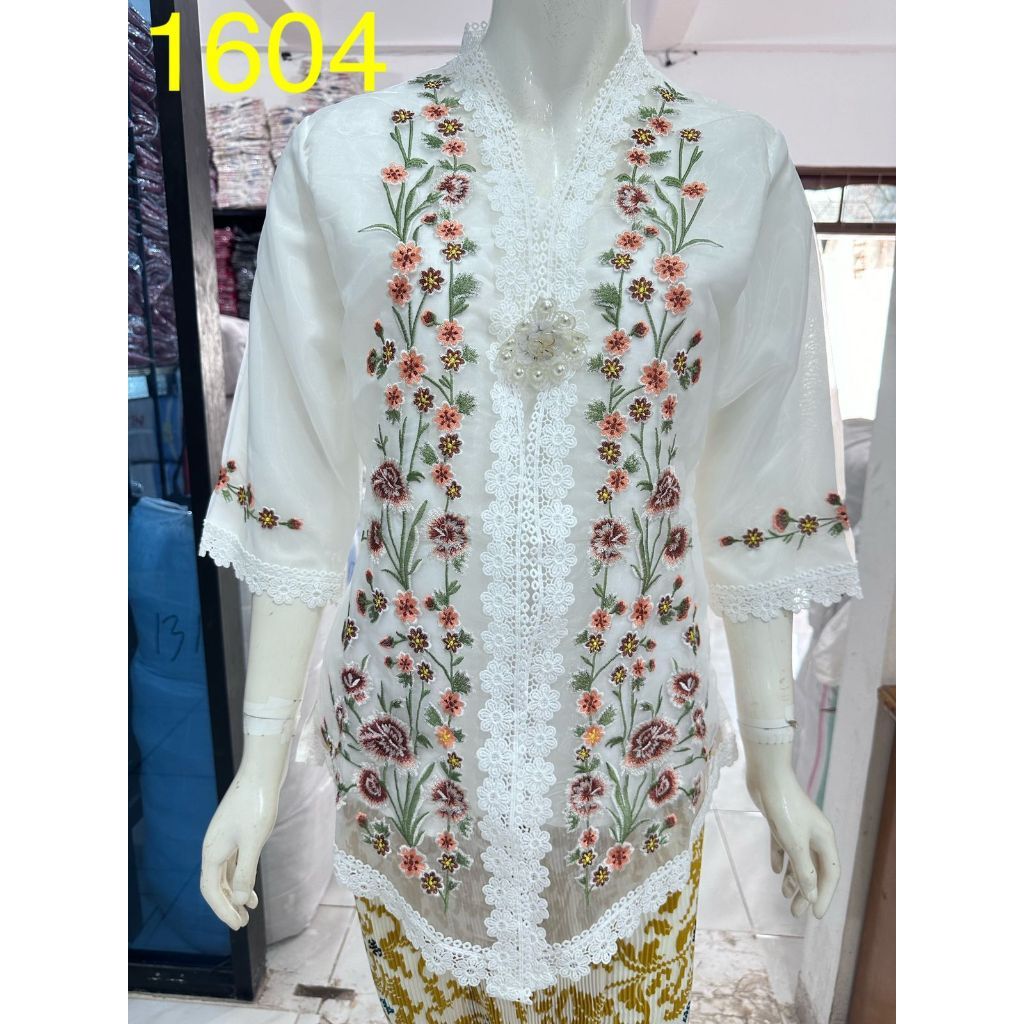 1606 kebaya rompi alexuez bordir organdi kombinasi brukat kecil / kebaya modern kebaya wisuda