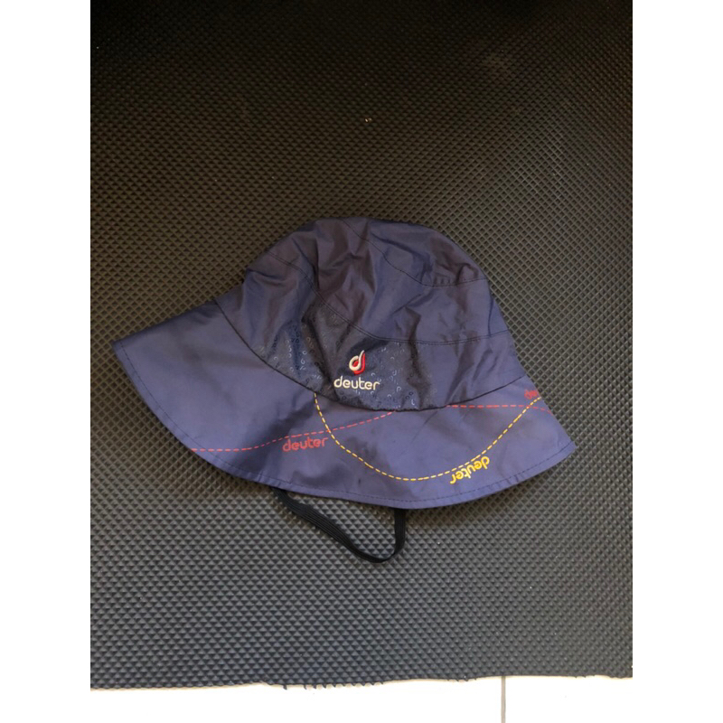 Topi Rimba Deuter