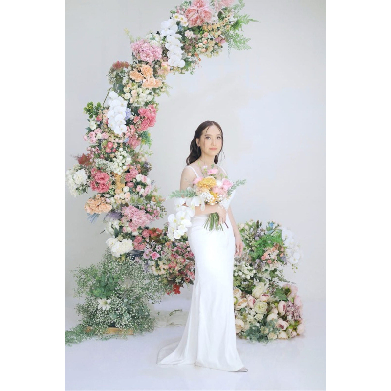 gaun mermaid simple putih preloved