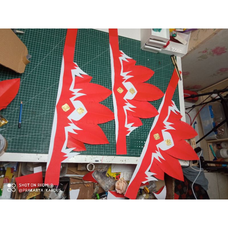 mahkota karnaval hiasan kepala merah putih