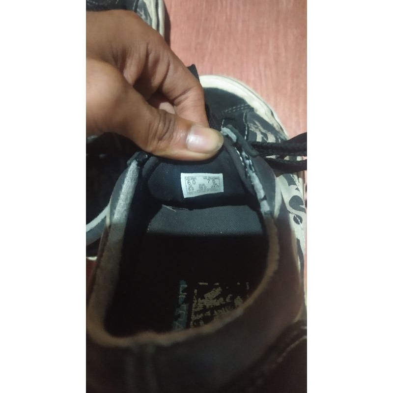vans decon tribal