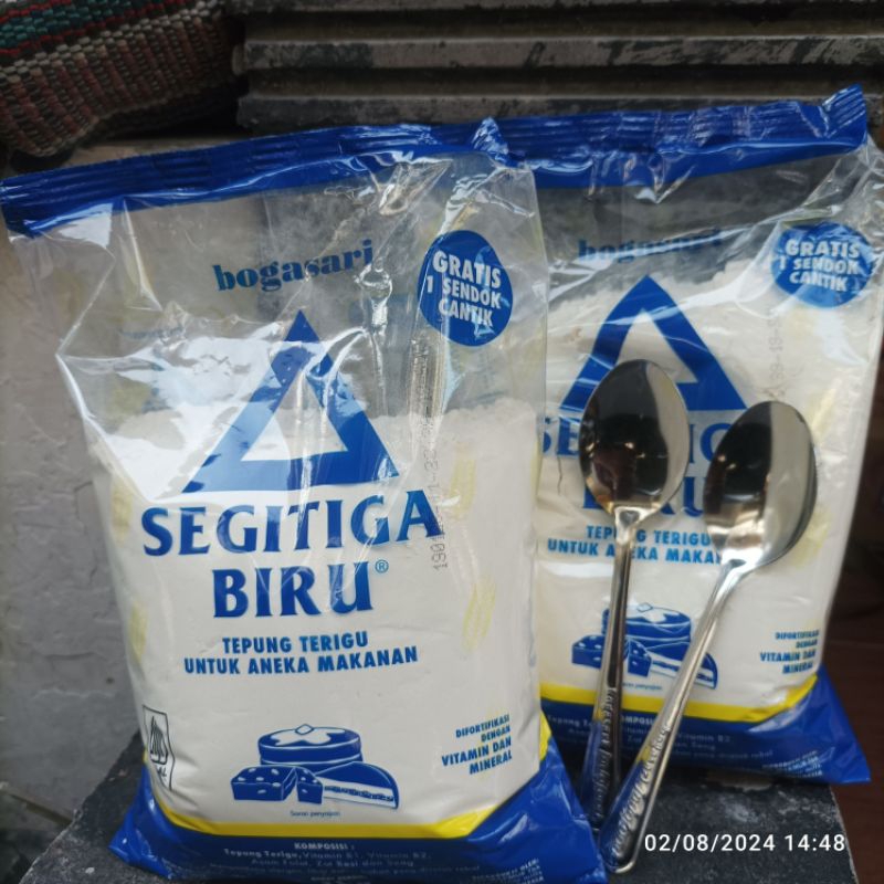 

Segitiga Biru 1kg Tepung Terigu serbaguna