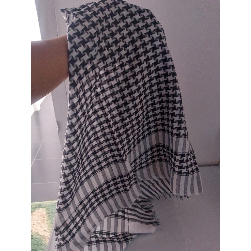 SORBAN ARAFAT MOTIF HITAM PUTIH