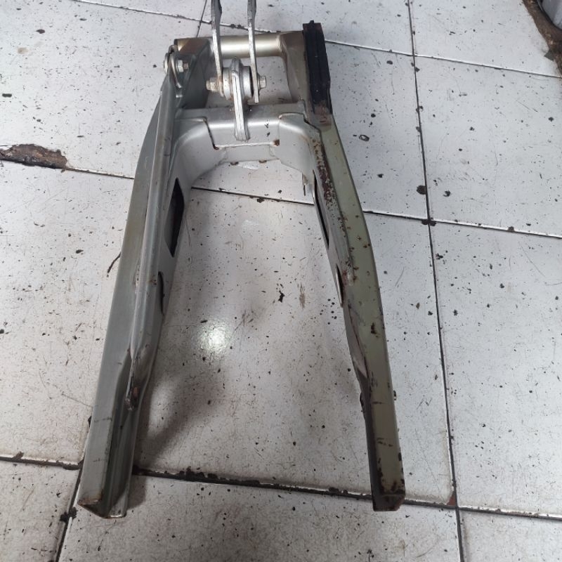 swing arem sasis original Vixion old