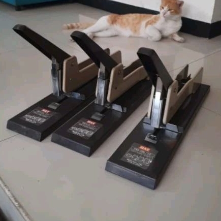 

Hekter Staples Steples Besar Jilid Buku Jumbo Stapler Max HD-12L/17 Second