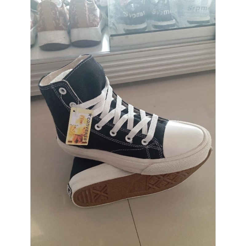 Sepatu Converse X Street Rockstar