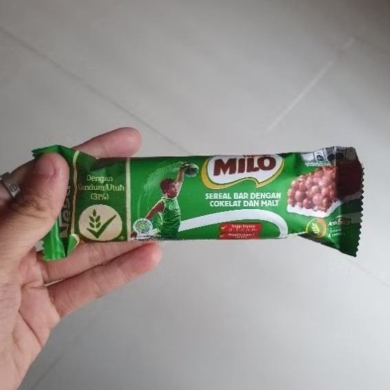 

Milo snack sereal cereal bar chocolate coklat malt 23.5gr