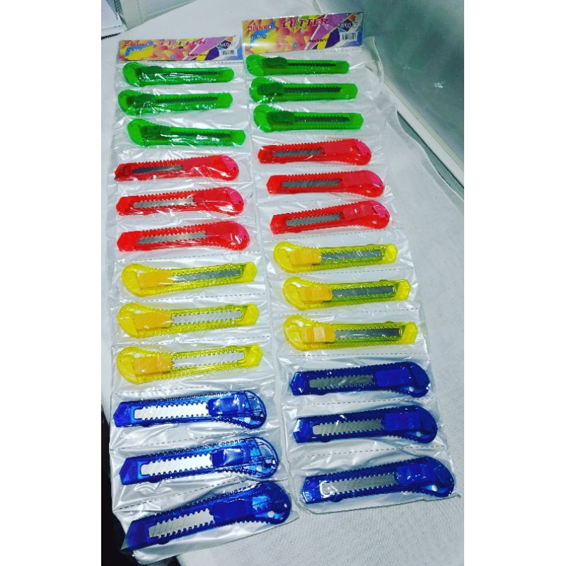 

Kater Besar Silet / Cutter Besar Isi 12