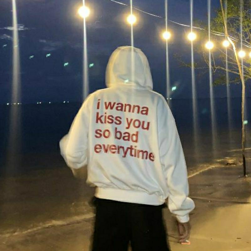 SWEATER HOODIE BOXY OVERSIZE KISS WHITE • udolf • HOODIE BOXY OVERSIZE PRIA WANITA