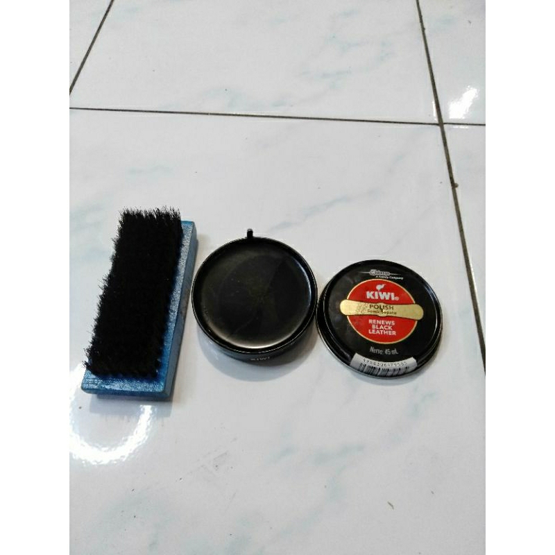 semir/semir kiwi/semir sepatu/penghitam sepatu/pengkilap sepatu