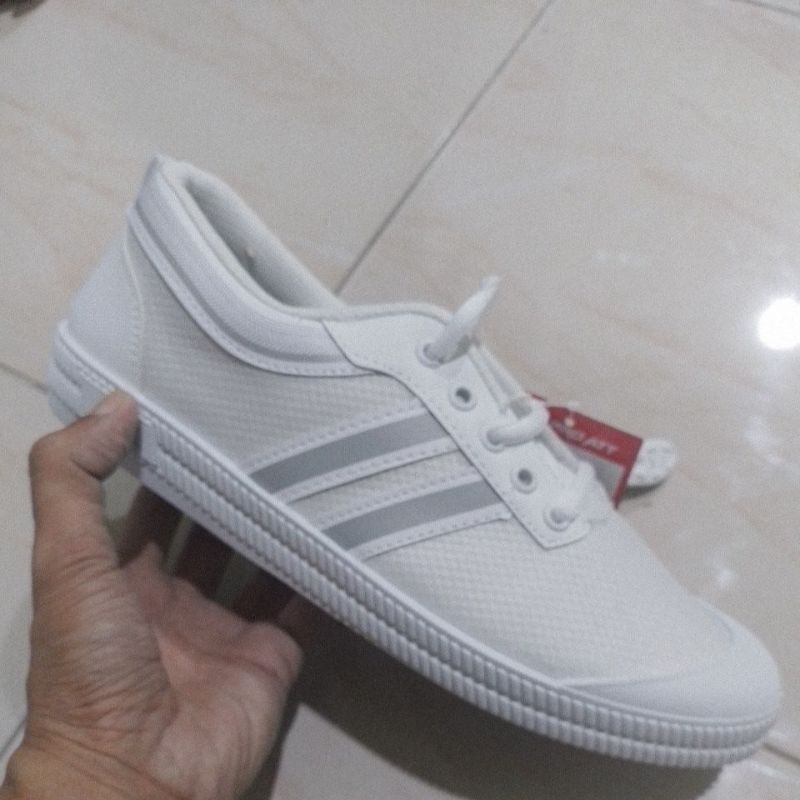 PRO ATT SEPATU SNEAKERS PUTIH PRIA DEWASA