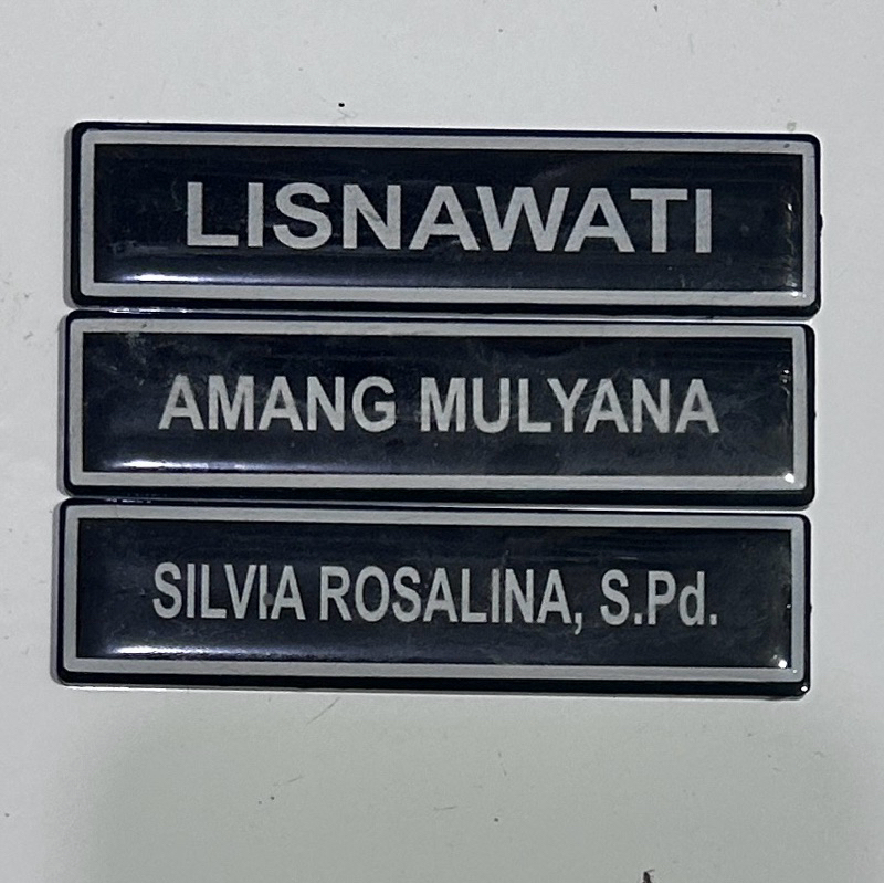

papan nama resin