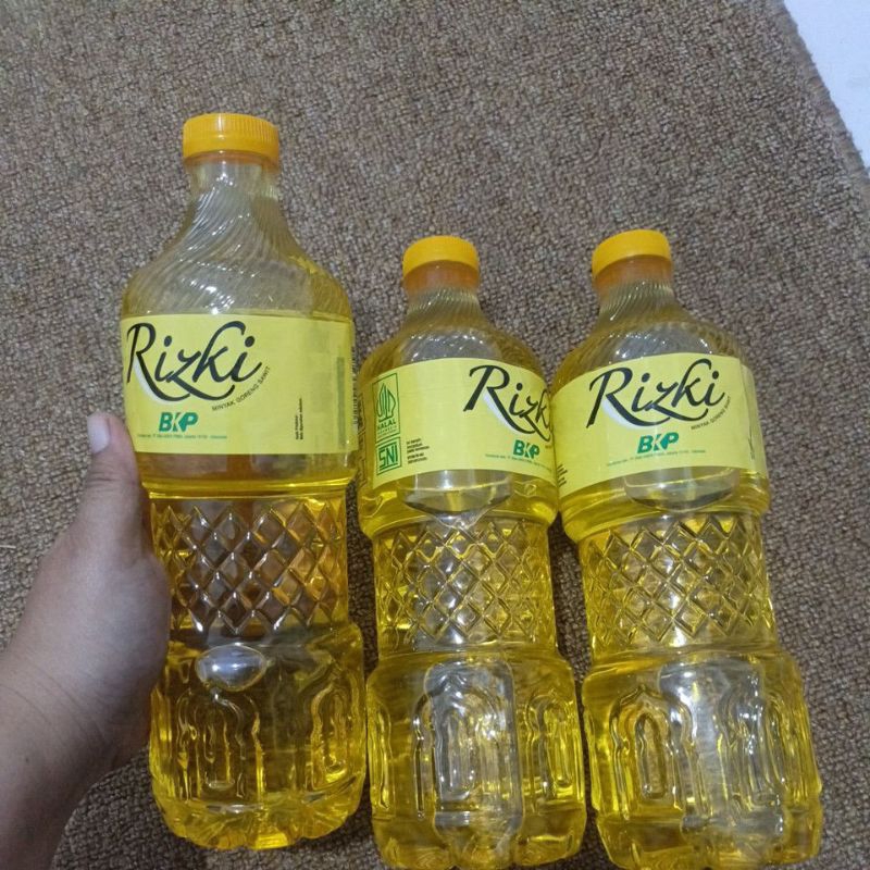 

MINYAK GORENG MURAH! Minyak goreng Rizki 1 liter (850ml)