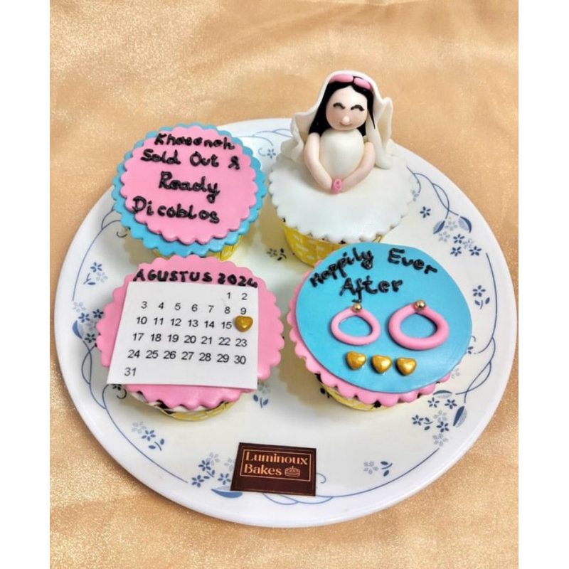 

BRIDAL SHOWER CUPCAKE 18++ (free filling choco/strawberry/blueberry)