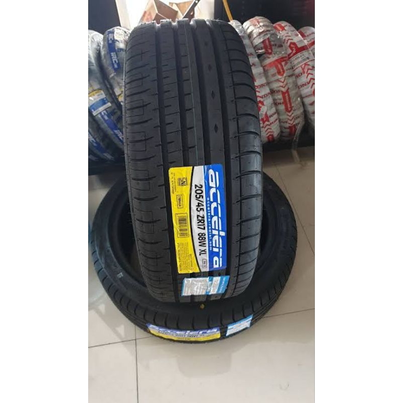 Ban MOBIL Accelera 205/45 R17 PHI-R 205 45R17