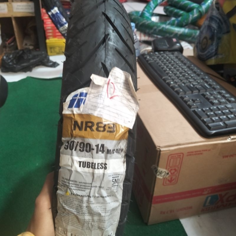BAN LUAR IRC TUBELESS 9090 14 9090/14 NR83 TUBELESS