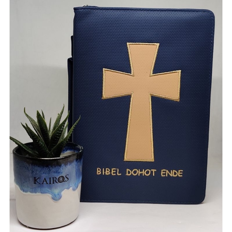 

SAMPUL BIBEL DOHOT ENDE SUPLEMEN MOTIF " SALIB BIRU