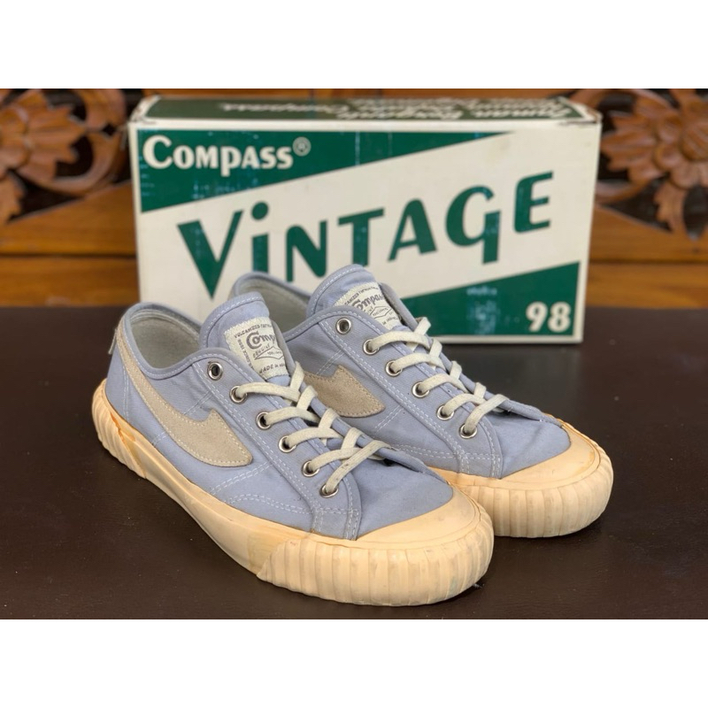 SepatuCompassVintage