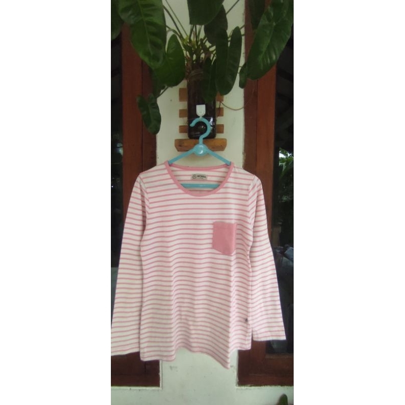 kaos lengan panjang Nevada Preloved